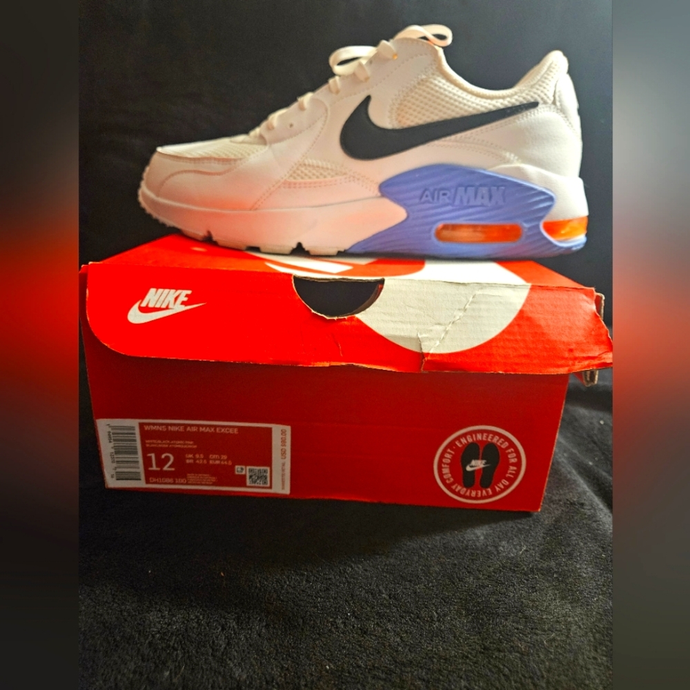 NIKE WOMEN'S 12 Running shoe